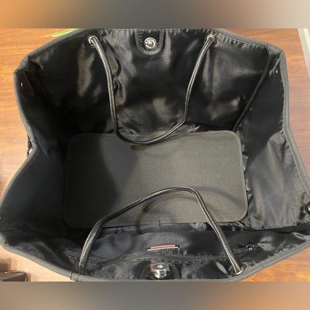 HAUTE SHORE Black Quilted Tote Bag - Picture 3 of 8
